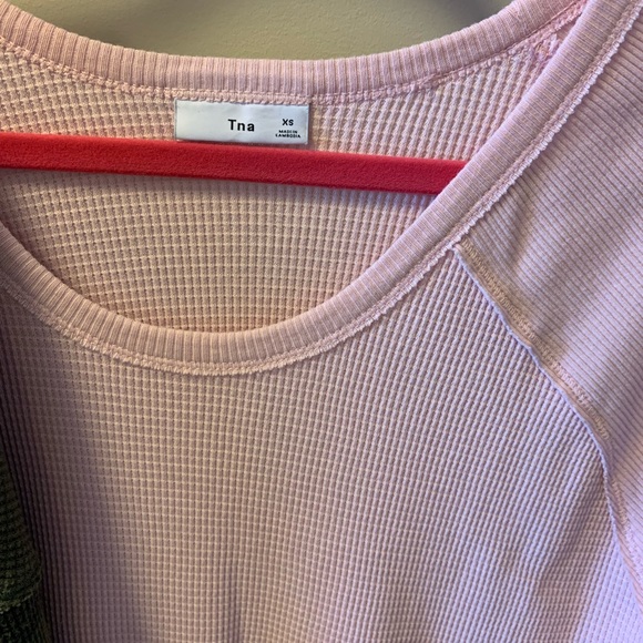 Aritzia/TNA waffle knit long sleeves - Picture 3 of 4